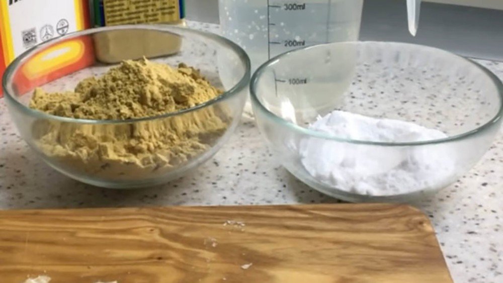 От посуды до линолеума: натуральная паста, которая чистит всё