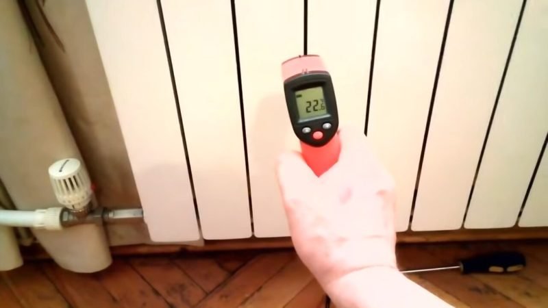 Если батарея плохо греет — вот как легко можно это исправить