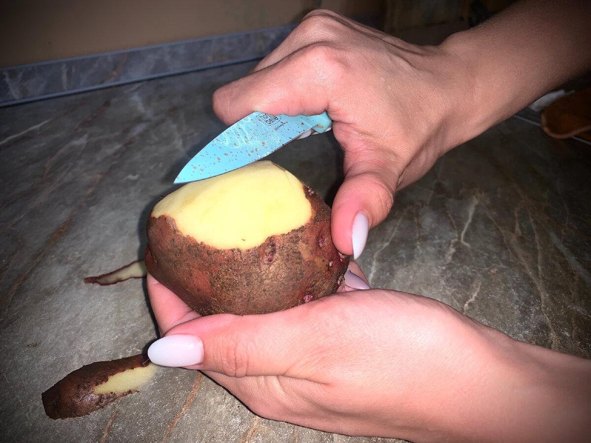 Недавно узнала для чего на самом деле на овощечистке сбоку петельки. Стыдно, что сама не додумалась до этого