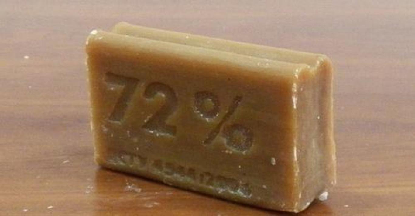 Минеральная вода, чеснок и жидкое мыло в помощь домашним растениям