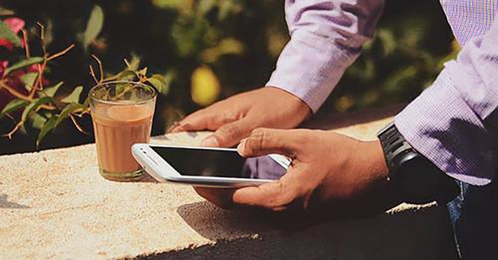 Если у него на телефоне эти приложения, он, вероятнее всего, изменяет вам