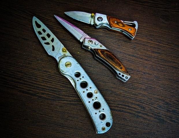 Многие до сих пор не знают, что означает надпись «stainless steel» на ножах, а зря, ведь это может привести к роковой ошибке