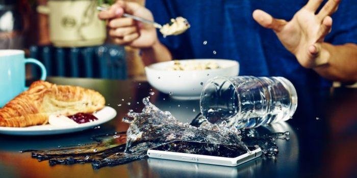 Что делать перво-наперво, если ваш телефон упал в воду?