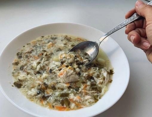 Показываю как разогреть в микроволновой печи две тарелки с едой за один раз