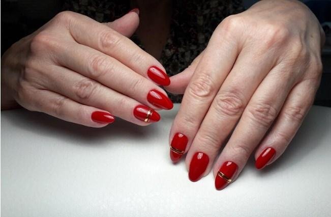 У подруги в 53 года идеальная кожа рук. Когда узнала, чем она пользуется побежала покупать в магазин. Это ЧУДО!