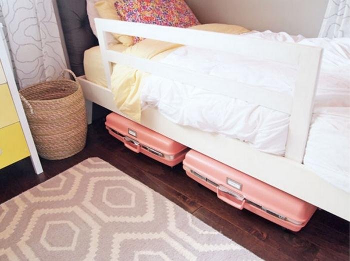 Шесть вещей, которые ни в коем случае нельзя хранить под кроватью
